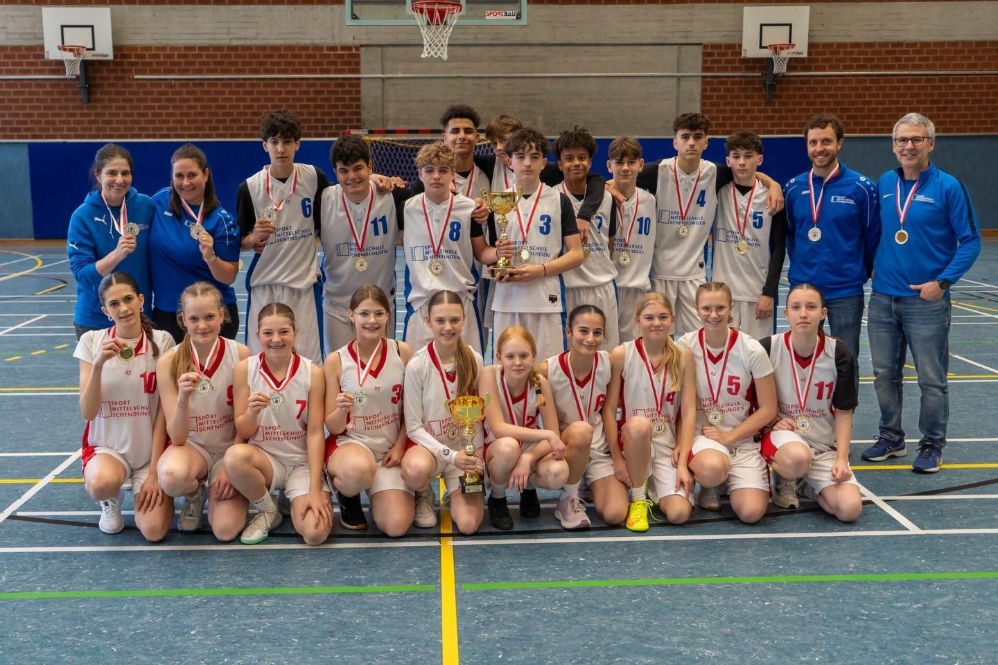 Basketball Schulcup: Schüler:innen beim Bewerb