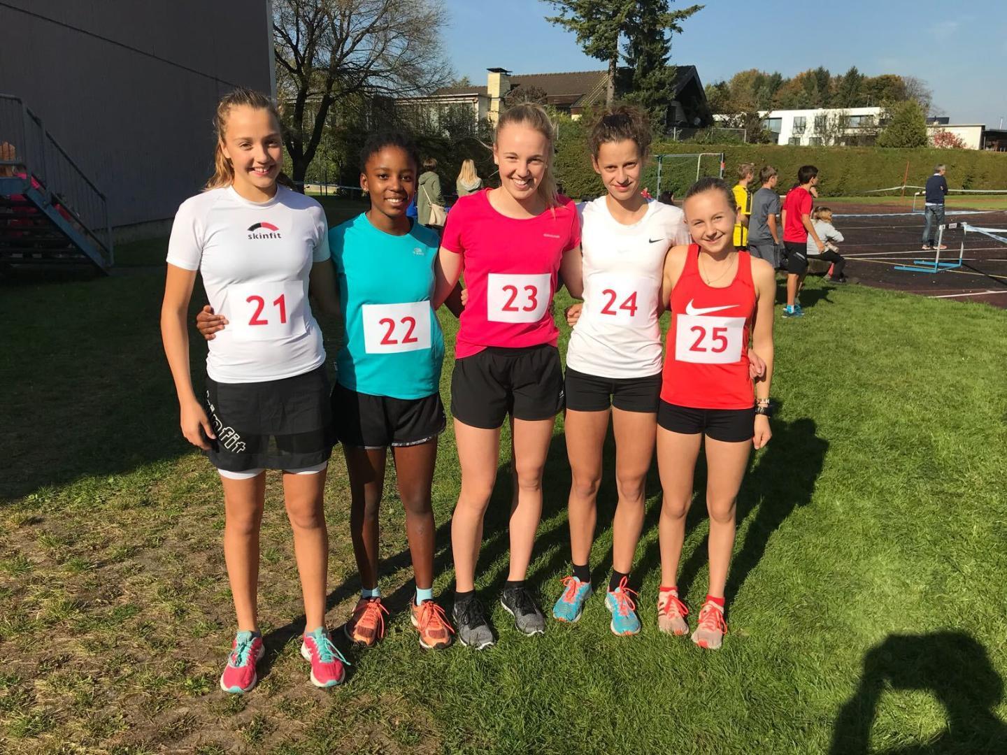 SCHUL OLYMPICS Cross Country: Schüler:innen beim Bewerb